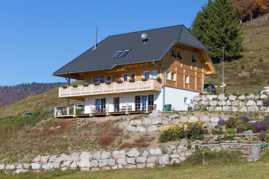 Krüppelwalmdach Tondachziegel