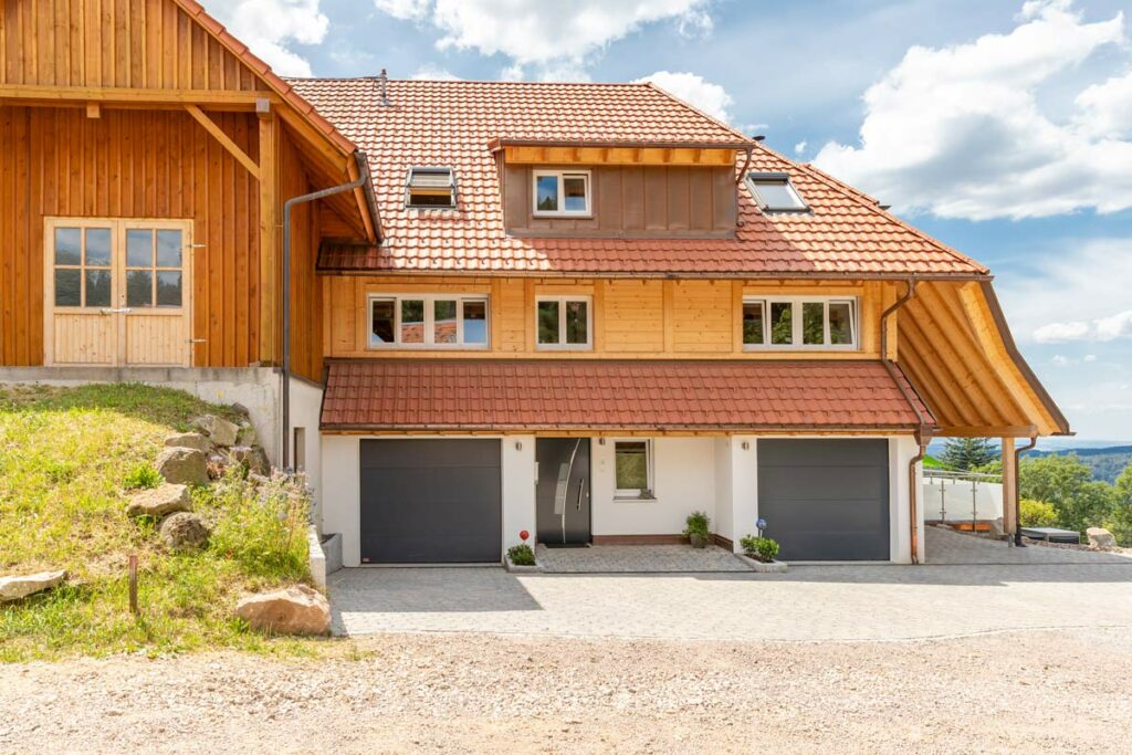 Ständer-Bohlen-Fassade