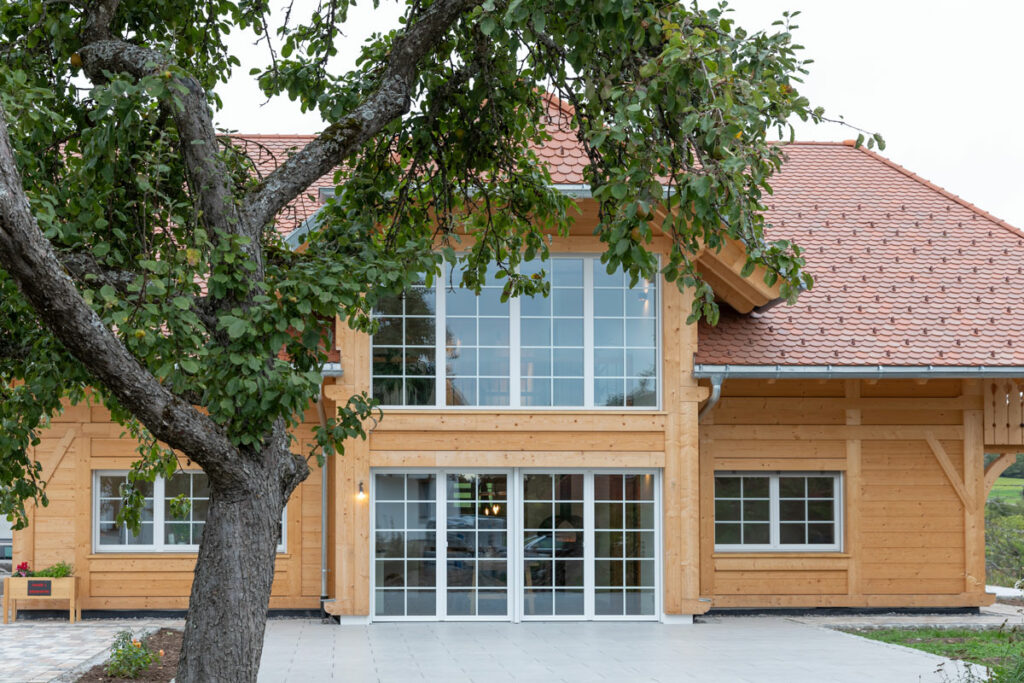 Ständer-Bohlen Fassade