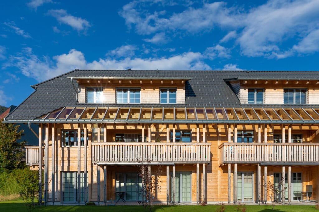 Mehrgeschossiges Holzhaus Dorf - Außen